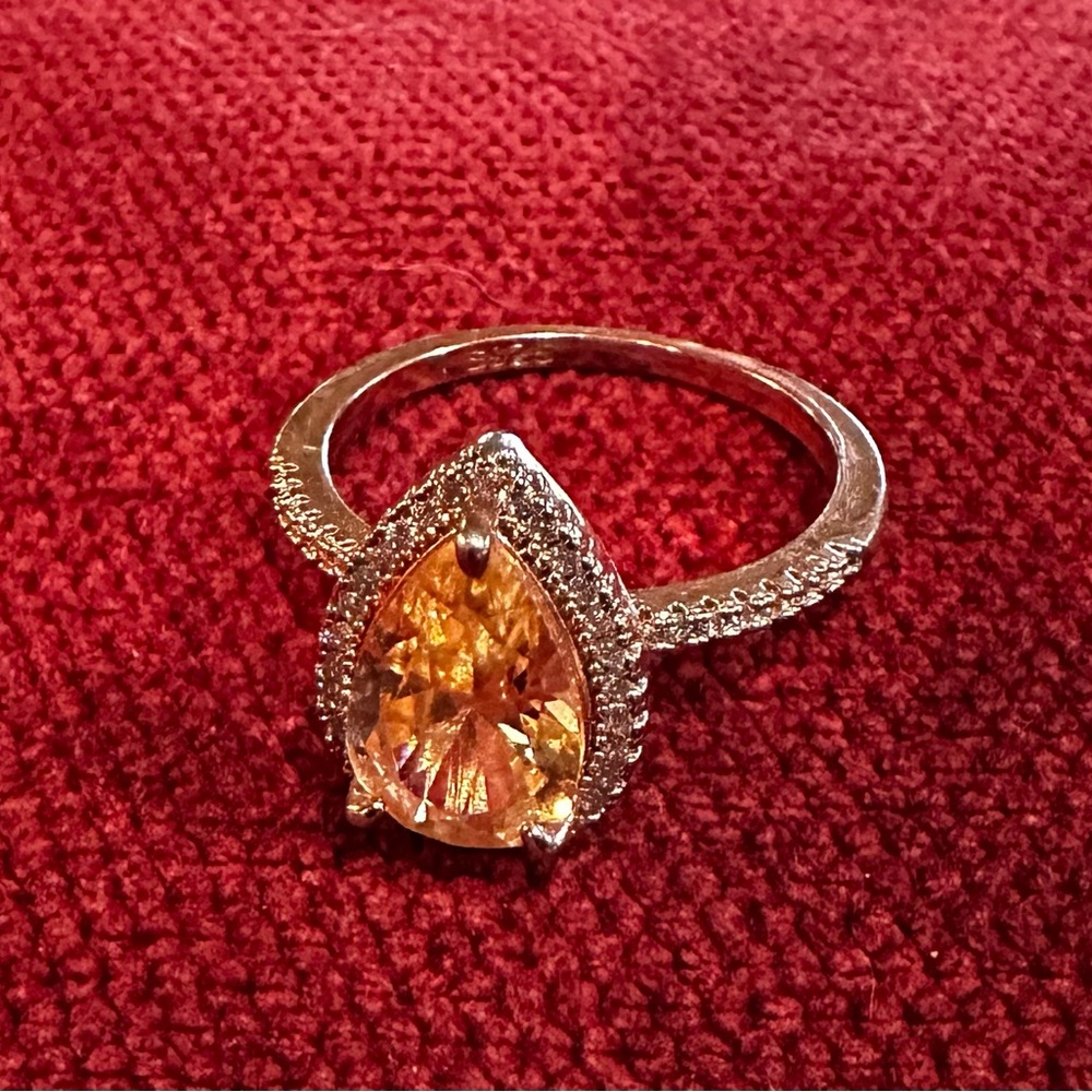 Elegant Gold and Silver Teardrop Ring